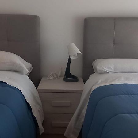 Apartemen 60 m² dengan 2 kamar tidur dan 1 kamar mandi pribadi di Bandara Fiumicino Bagian luar foto