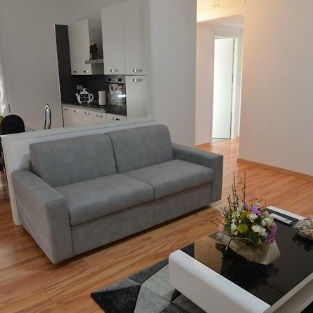 Apartemen 60 m² dengan 2 kamar tidur dan 1 kamar mandi pribadi di Bandara Fiumicino Bagian luar foto