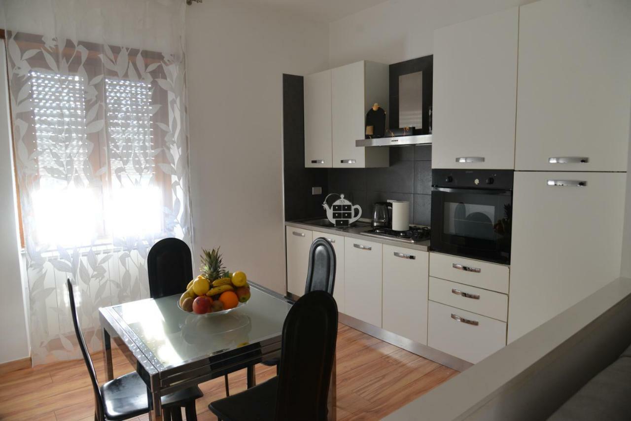 Apartemen 60 m² dengan 2 kamar tidur dan 1 kamar mandi pribadi di Bandara Fiumicino Bagian luar foto