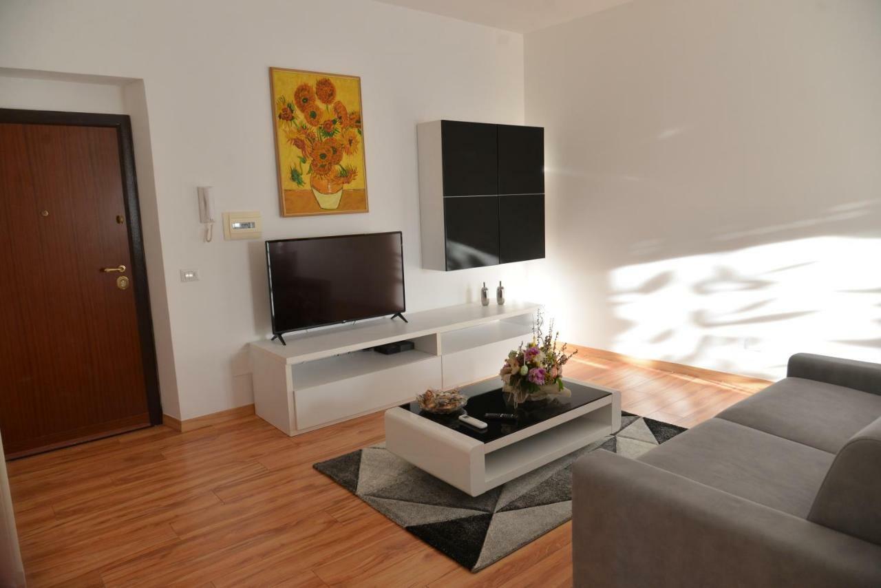 Apartemen 60 m² dengan 2 kamar tidur dan 1 kamar mandi pribadi di Bandara Fiumicino Bagian luar foto