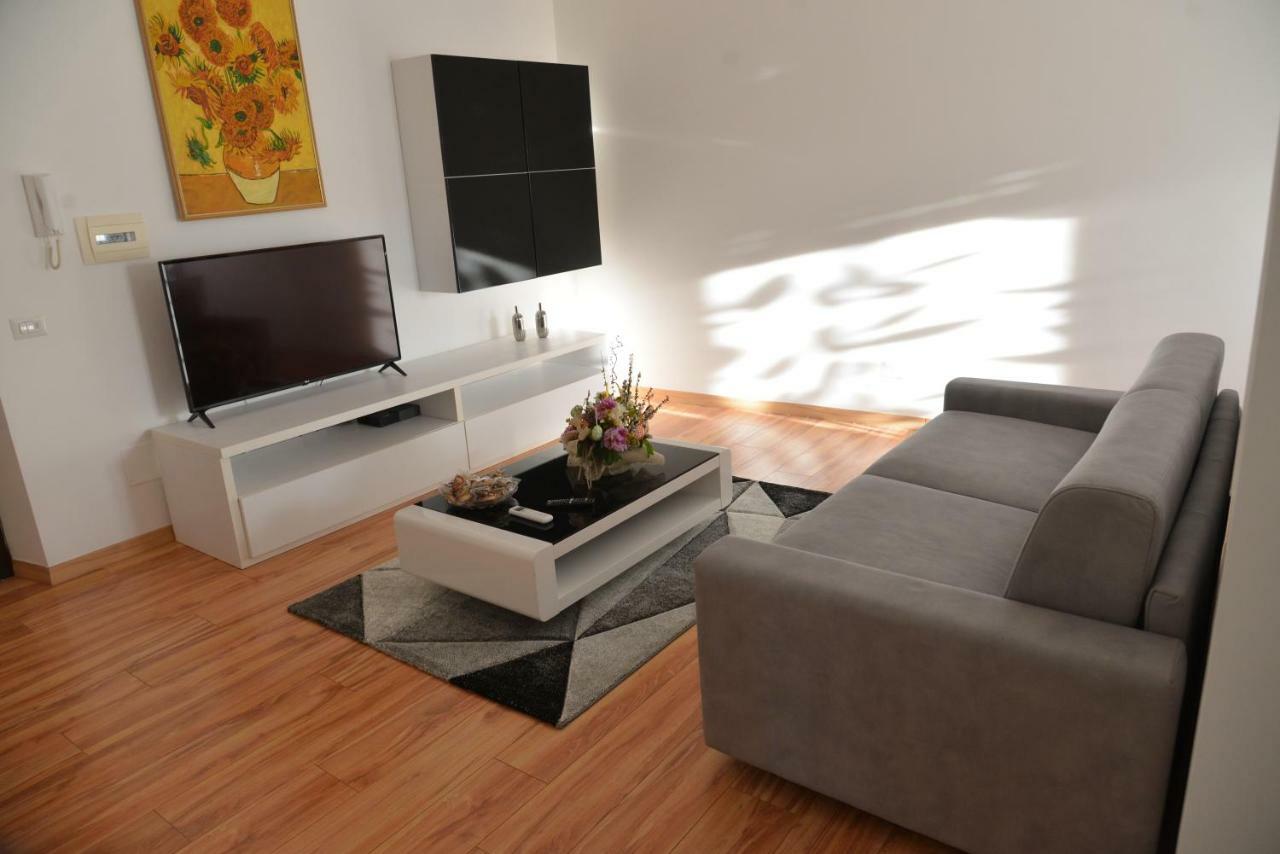Apartemen 60 m² dengan 2 kamar tidur dan 1 kamar mandi pribadi di Bandara Fiumicino Bagian luar foto